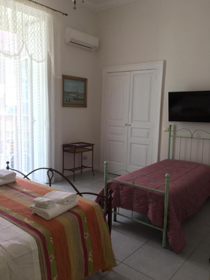 ナポリ Ciro A Maschio Angioino Bed & Breakfast エクステリア 写真